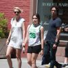 Lourdes Leon avec son père Carlos Leon et la compagne de ce dernier à New York, le 11 mai 2014.