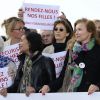 Line Renaud, Claude Chirac, Saïda jawad, Jane Birkin, Valérie Trierweiler, Michèle Laroque - Marche de femmes pour appeler à la libération de jeunes filles enlevées par le groupe Boko Haram au Nigeria. Place du Trocadéro à Paris le 13 mai 2014.