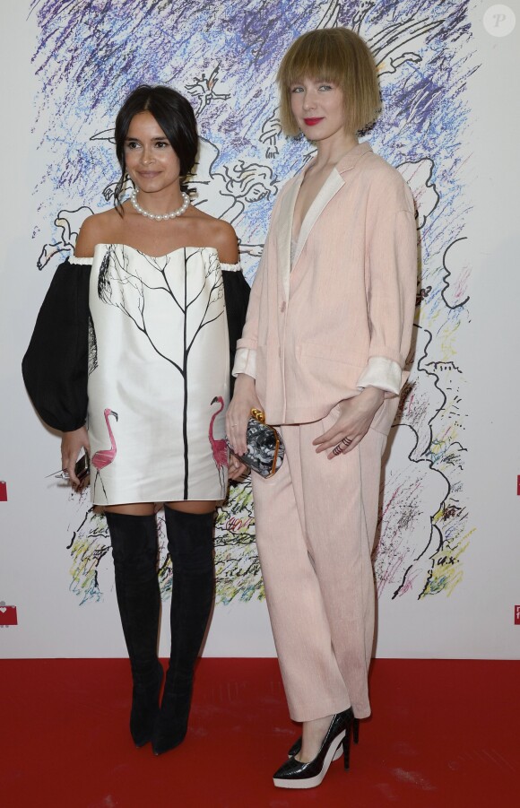 Miroslava Duma et Vika Gazinskaya - Dîner de charité pour la Fondation Naked Heart et en l'honneur de Monumenta, "L'étrange cité", au Grand Palais, à Paris le 13 mai 2014.