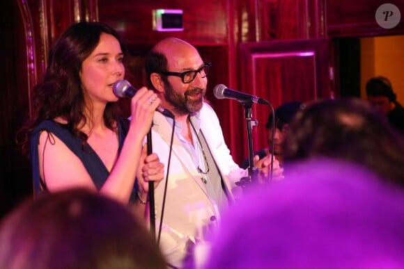 Kad Merad et son ex-femme Emmanuelle Cosso-Merad, réunis pour la sortie du livre "J'ai rencontré quelqu'un", à l'hôtel Belmont dans le 16e arrondissement à Paris, le 13 mai 2014.
