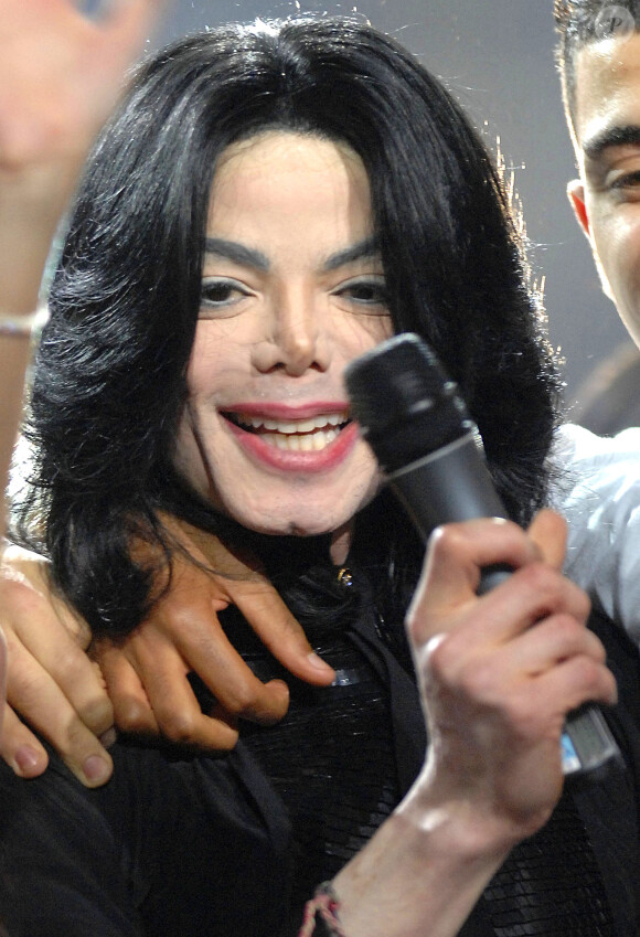 Michael Jackson en concert à Londres, le 15 novembre 2006. 