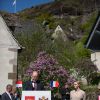 Le prince Albert de Monaco, ému sur les traces de ses ancêtres, et la princesse Charlene étaient en visite à Carlat, dans le Cantal, le 15 mai 2014 dans le cadre du centenaire de la cession du rocher de Carlat au prince Albert Ier. Après Carlat, le couple princier a visité Calvinet.