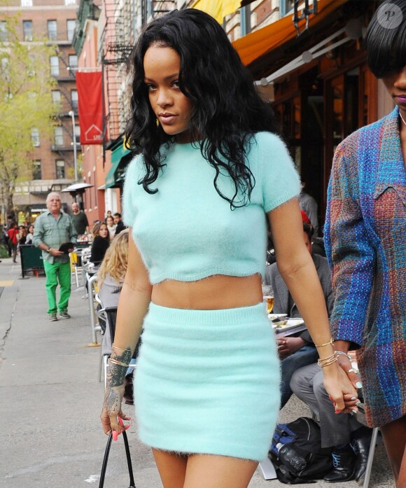 Rihanna quitte le restaurant Da Silvano à New York. Le 28 avril 2014.