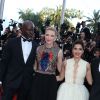 Djimon Hounsou, Cate Blanchett, America Ferrera, Kit Harington lors de la montée des marches du film Dragons 2, à l'occasion du 67e Festival de Cannes, le 16 mai 2014.