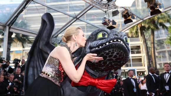 Cannes 2014 : Cate Blanchett embrasse un dragon, Naomi Watts ébouriffante