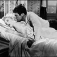  Marilyn Monroe au lit au cinéma... C'est également sur son lit, face contre les draps, que la star a été retrouvée inanimée lors de sa mort, dans la nuit du 4 au 5 août 1962 