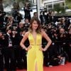 Isabeli Fontana  lors de la montée des marches du Festival de Cannes et la projection du film Saint Laurent le 17 mai 2014