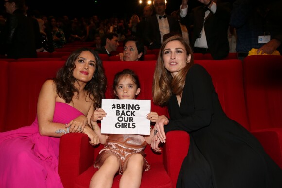 Salma Hayek, sa fille Valentina Pinault et Julie Gayet lors de l'hommage au cinéma d'animation et la présentations de "Kahlil Ghibran's The Prophet", lors du 67e Festival du film de Cannes le 17 mai 2014.