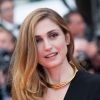 Julie Gayet - Montée des marches du 67e Festival du film de Cannes le 17 mai 2014