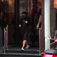Kim Kardashian et Kanye West sortent de leur salle de sport à Paris et retournent à leur domicile parisien. Le 21 mai 2014