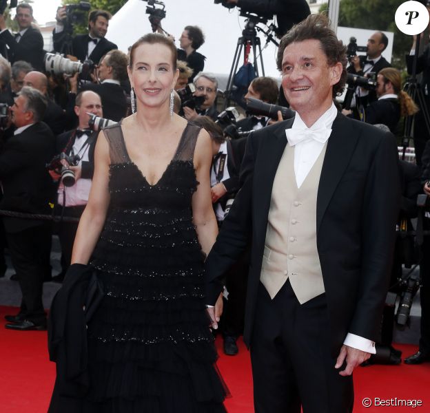 Carole Bouquet officialise son couple avec Philippe Sereys de Rothschild - Montée des marches du film "The Search" lors du 67e Festival du film de Cannes le 21 mai 2014