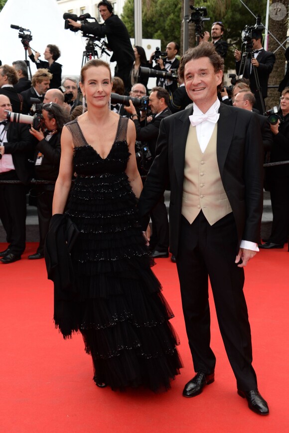 Carole Bouquet et son compagnon Philippe Sereys de Rothschild - Montée des marches du film "The Search" lors du 67e Festival du film de Cannes le 21 mai 2014