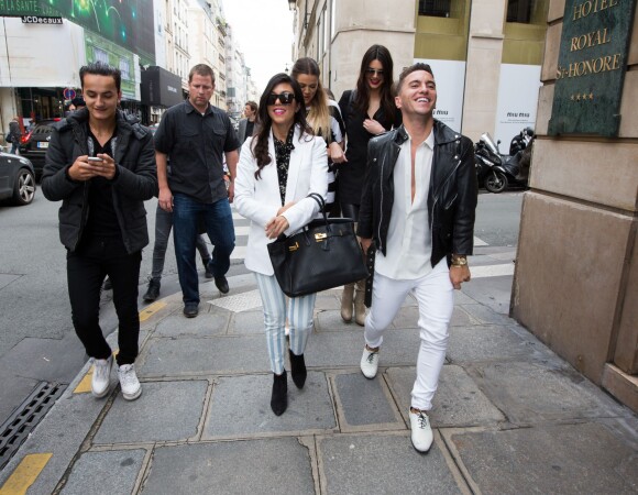 Kris Jenner, Kourtney et Khloé Kardashian, Kendall et Kylie Jenner font du shopping. Les cinq femmes ont visité les boutiques Saint Laurent, Céline, Azzedine Alaïa et Maison Michel. Paris, le mercredi 21 mai 2014.