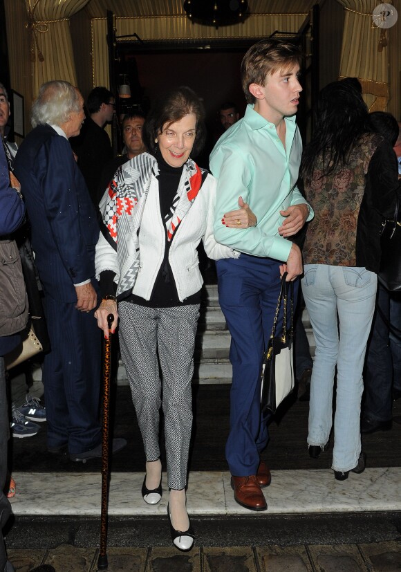 Mary Jo Shannon (mère de Kris Jenner et grand-mère de Kim Kardashian) quitte le Costes à Paris, le 21 mai 2014.