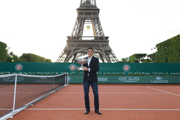 Rafael Nadal lors de l'opération Roland-Garros dans la ville, sur le Champs de Mars à Paris, le 22 mai 2014