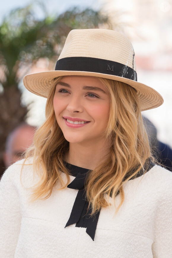Chloë Grace Moretz - Photocall du film "Sils Maria" lors du 67e Festival International du Film de Cannes, le 23 mai 2014.