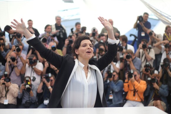 Juliette Binoche - Photocall du film "Sils Maria" lors du 67e Festival International du Film de Cannes, le 23 mai 2014.