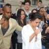 Kim Kardashian et Kanye West quittent leur domicile parisien pour se rendre au château de Versailles pour leur fête de pré-mariage. Le 23 mai 2014
