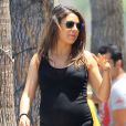 Exclusif - Mila Kunis, enceinte, à Sherman Oaks, 17 mai 2014.