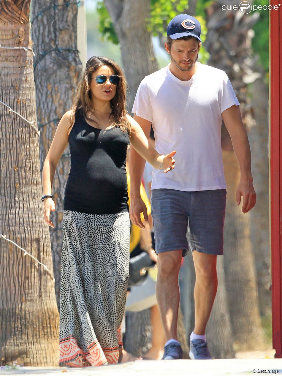 Mila Kunis enceinte et radieuse avec Ashton Kutcher: Virée shopping