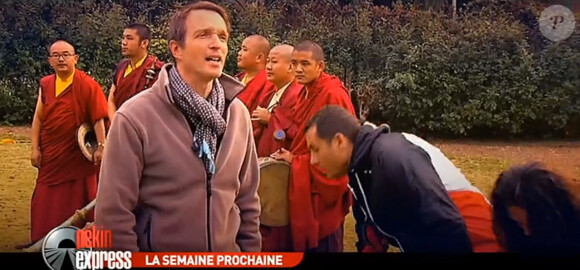 Stéphane Rotenberg annonce la mauvaise nouvelle aux candidats - Premières images de l'arrestation de l'équipe de "Pékin Express" - Emission "Pékin Express 2014", diffusée le 28 mai sur M6.