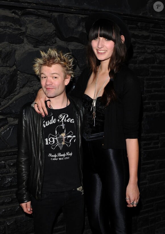 Deryck Whibley et sa compagne à Los Angeles le 13 mars 2012.  