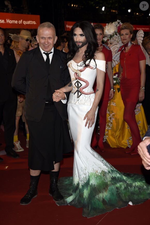 Jean Paul Gaultier et Conchita Wurst sur le tapis rouge du Life Ball 2014 à Vienne le 31 mai 2014