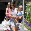 La belle Alessandra Ambrosio et ses enfants Anja et Noah à la sortie de leur école à Los Angeles. Le 30 mai 2014.