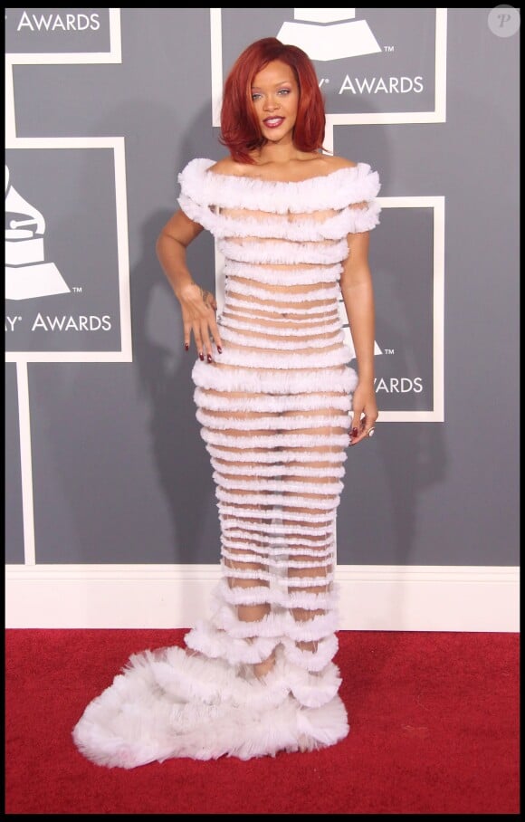 Rihanna dans une tenue JP Gaultier en 2011 fait sensation aux Grammy Awards 