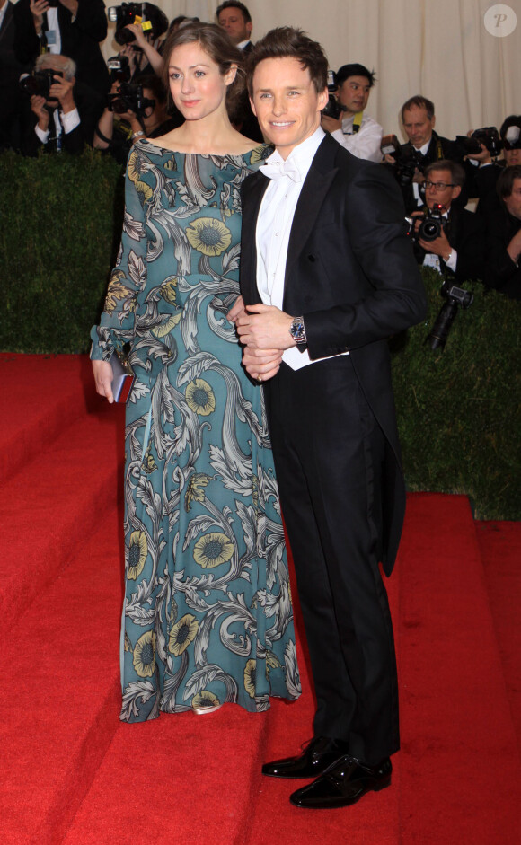 Eddie Redmayne et sa petite-amie Hannah Bagshawe à la soirée du Met Ball / Costume Institute Gala 2014" à New York, le 5 mai 2014.