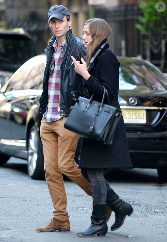Eddie Redmayne et sa fiancée à New York le 4 mai 2014.
