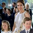 La princesse Mary de Danemark, en compagnie de leurs enfants Christian et Isabella, le 1er juin 2014 au siège de Radio Danemark à Copenhague pour le gala en l'honneur des 80 ans du prince consort Henrik.