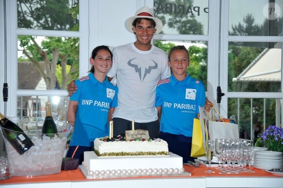Le joueur Rafael Nadal fête ses 28 ans pendant Roland-Garros à Paris, le 3 juin 2014.