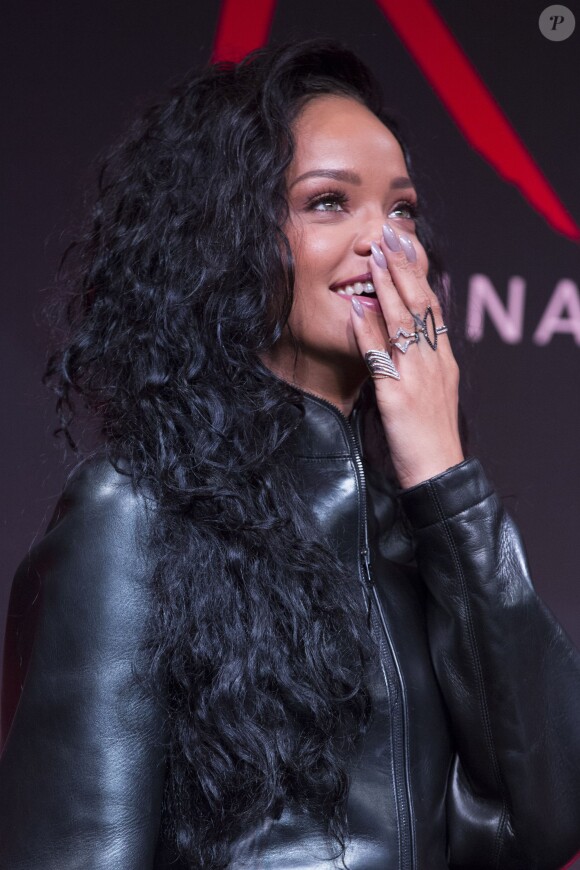 Rihanna, radieuse en conférence de presse au Hard Rock Cafe dans le 9e arrondissement. Paris, le 5 juin 2014.