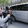 Rihanna quitte l'Hard Rock Cafe à Paris, le 5 juin 2014.