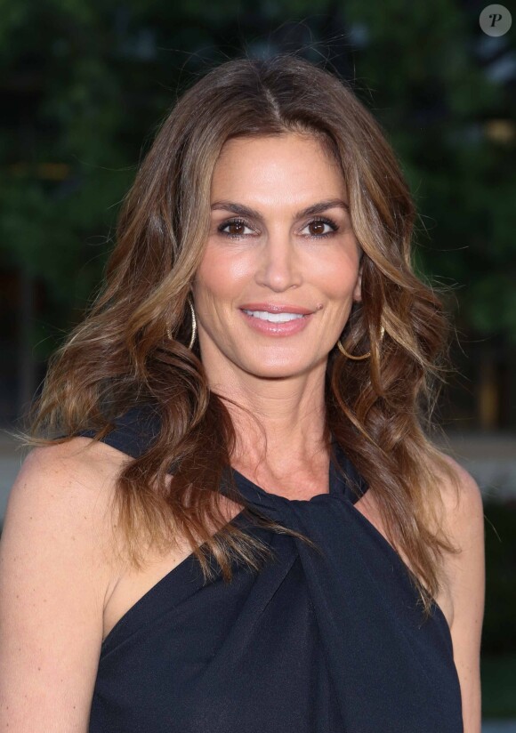 Cindy Crawford assiste à la première de "Return to Zero" à Los Angeles le 1er mai 2014