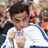 Robbie Williams : José Mourinho fait le show devant le chanteur engagé et blessé