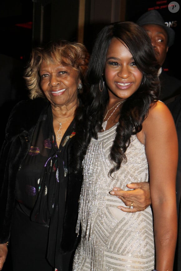 Cissy Houston et Bobbi Kristina Brown (la mère et la fille de Whitney Houston) à New York, le 22 octobre 2013.
