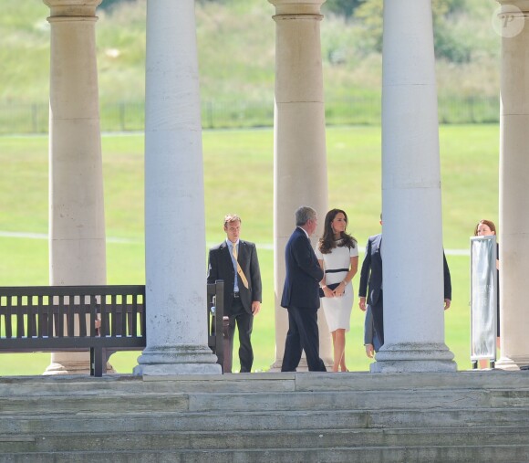 Kate Middleton présente au Musée maritime national de Greenwich, à Londres, le 10 juin 2014, pour soutenir Sir Ben Ainslie dans sa campagne pour la 35e Coupe de l'America, qui sera disputée en 2017.