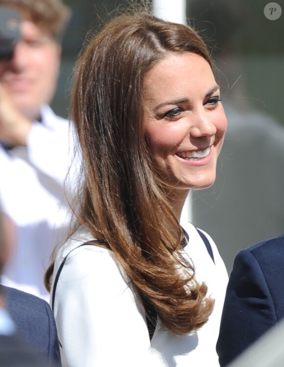 Kate Middleton au Musée maritime national de Greenwich, à Londres, le 10 juin 2014, pour soutenir Sir Ben Ainslie dans sa campagne pour la 35e Coupe de l'America, qui sera disputée en 2017.