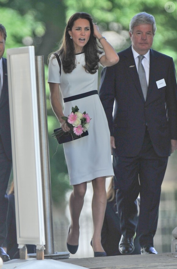 Kate Middleton au Musée maritime national de Greenwich, à Londres, le 10 juin 2014, pour soutenir Sir Ben Ainslie dans sa campagne pour la 35e Coupe de l'America, qui sera disputée en 2017.