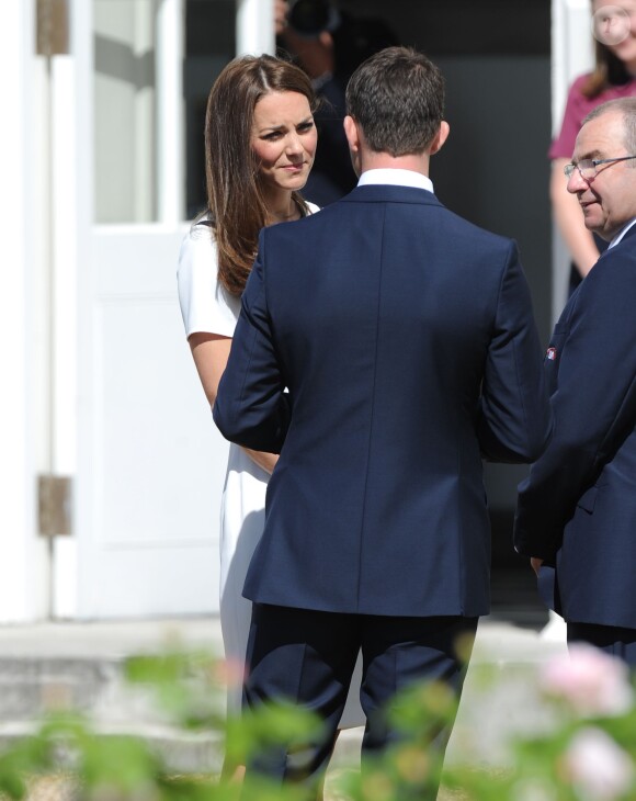 Kate Middleton au Musée maritime national de Greenwich, à Londres, le 10 juin 2014, pour soutenir Sir Ben Ainslie dans sa campagne pour la 35e Coupe de l'America, qui sera disputée en 2017.