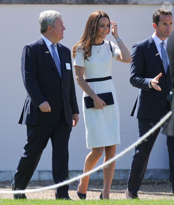 Kate Middleton au Musée maritime national de Greenwich, à Londres, le 10 juin 2014, pour soutenir Sir Ben Ainslie dans sa campagne pour la 35e Coupe de l'America, qui sera disputée en 2017.