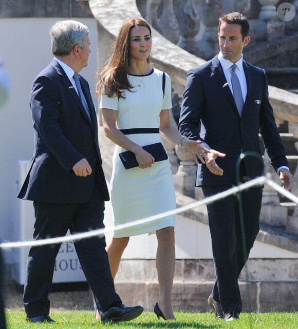 Kate Middleton au Musée maritime national de Greenwich, à Londres, le 10 juin 2014, pour soutenir Sir Ben Ainslie dans sa campagne pour la 35e Coupe de l'America, qui sera disputée en 2017.