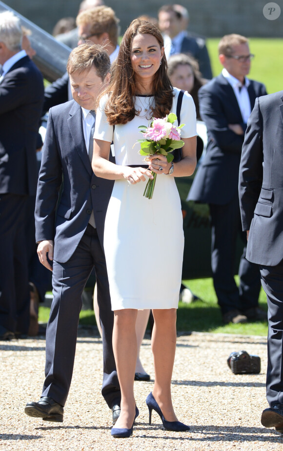 Kate Middleton, duchesse de Cambridge, au Musée maritime national de Londres, le 10 juin 2014, pour soutenir Sir Ben Ainslie dans sa campagne pour la 35e Coupe de l'America, qui sera disputée en 2017.