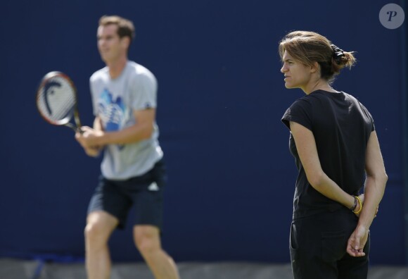 Amélie Mauresmo pour son premier entraînement avec Andy Murray au Queen's à Londres le 11 juin 2014.