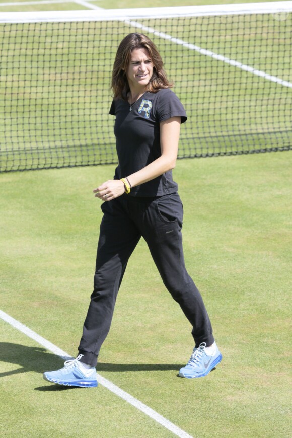 La coach Amélie Mauresmo pour son premier entraînement avec Andy Murray au Queen's à Londres le 11 juin 2014.