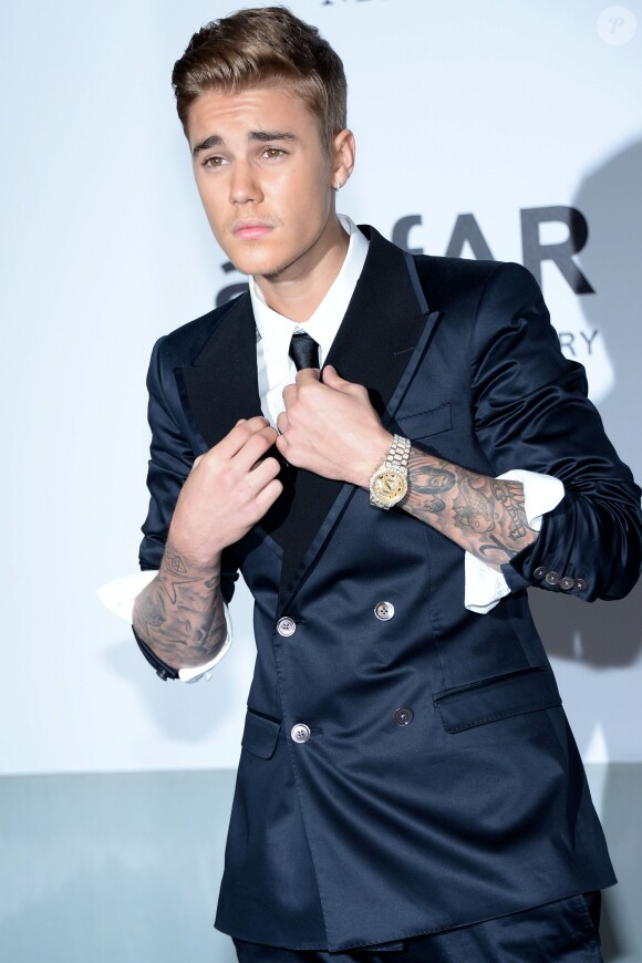 Justin Bieber lors la soirée "AmfAR's 21st Cinema Against AIDS" à l'Eden Roc au Cap d'Antibes lors du 67ème festival du film de Cannes, le 22 mai 2014.