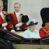La reine Elizabeth II et le duc d'Edimbourg dans le landau Ascot lors de la parade Trooping the Colour marquant le 14 juin 2014 la célébration solennelle des 88 ans de la souveraine.