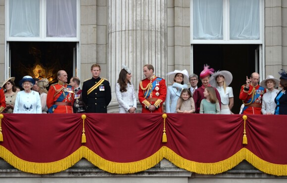 La famille royale au balcon de Buckingham Palace lors du défilé Trooping the Colour marquant le 14 juin 2014 la célébration solennelle des 88 ans de la reine Elizabeth II.